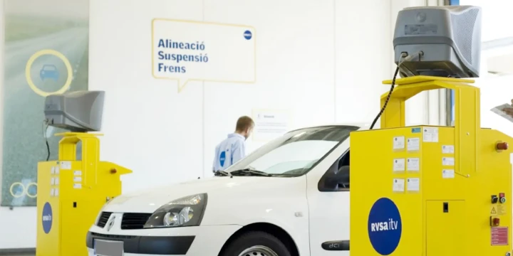 Inspección ITV en coches híbridos